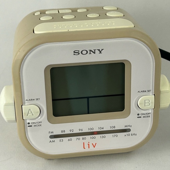 Sony Liv Alarm Clock Dream Machine AM/FM Radio Electric Good Working Condition - Picture 1 of 7